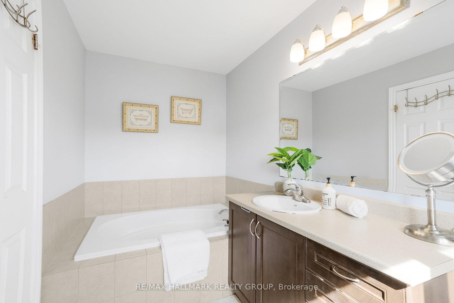 Photo 19 of 106 Garrity Crescent, Ottawa, Barrhaven - Strandherd — HOMEH