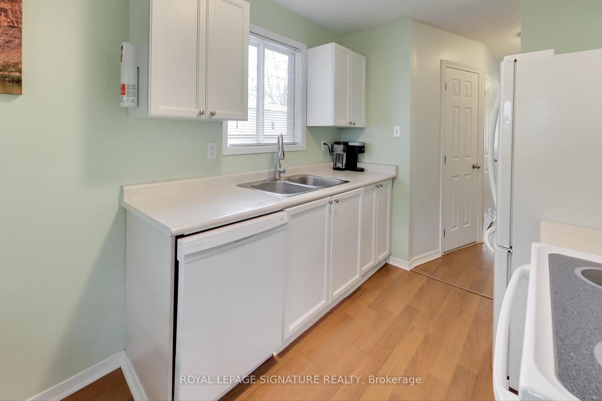 Photo 13 of 18 Palling Lane, Barrie, Grove East — HOMEH
