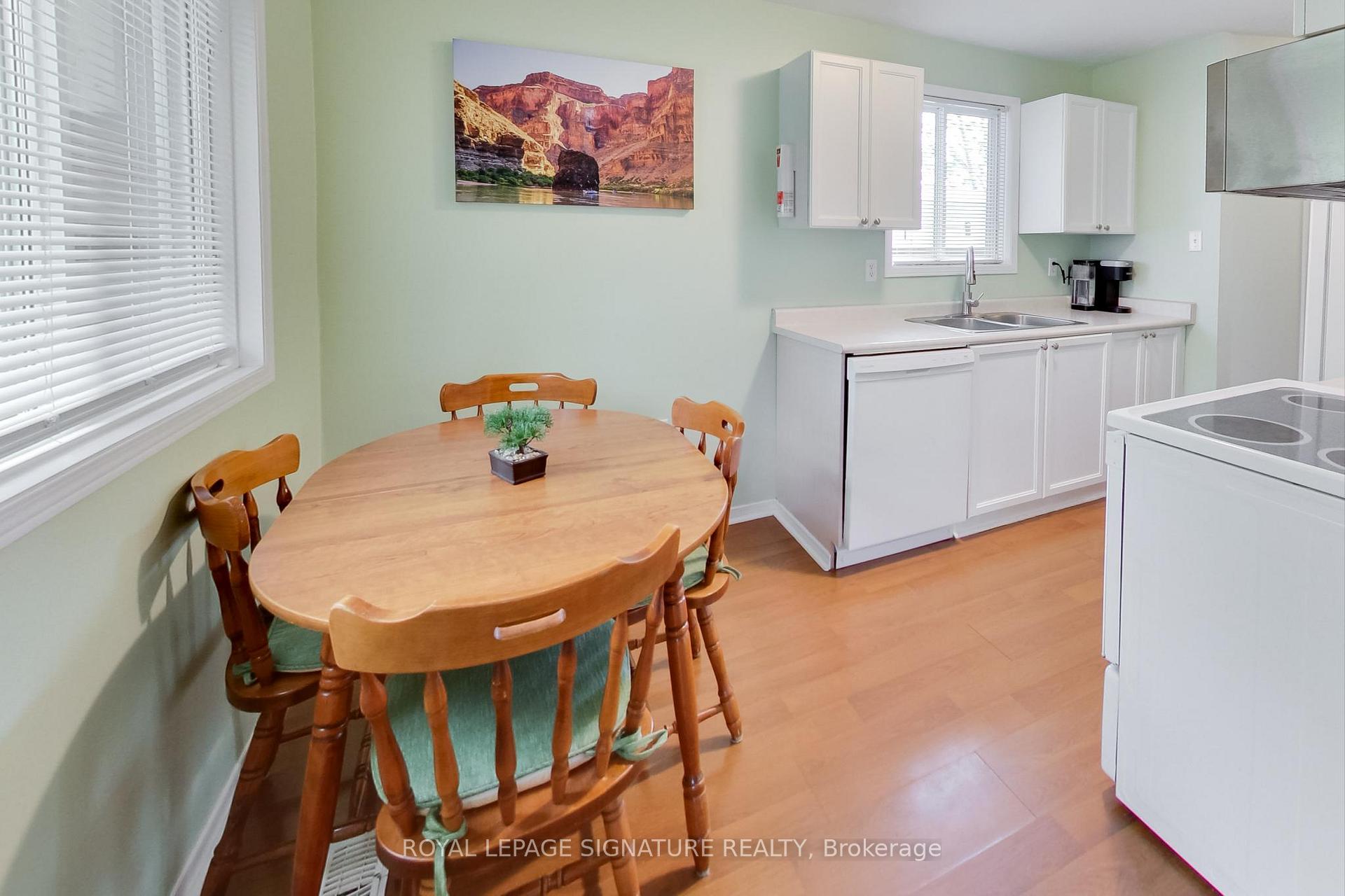 Photo 14 of 18 Palling Lane, Barrie, Grove East — HOMEH