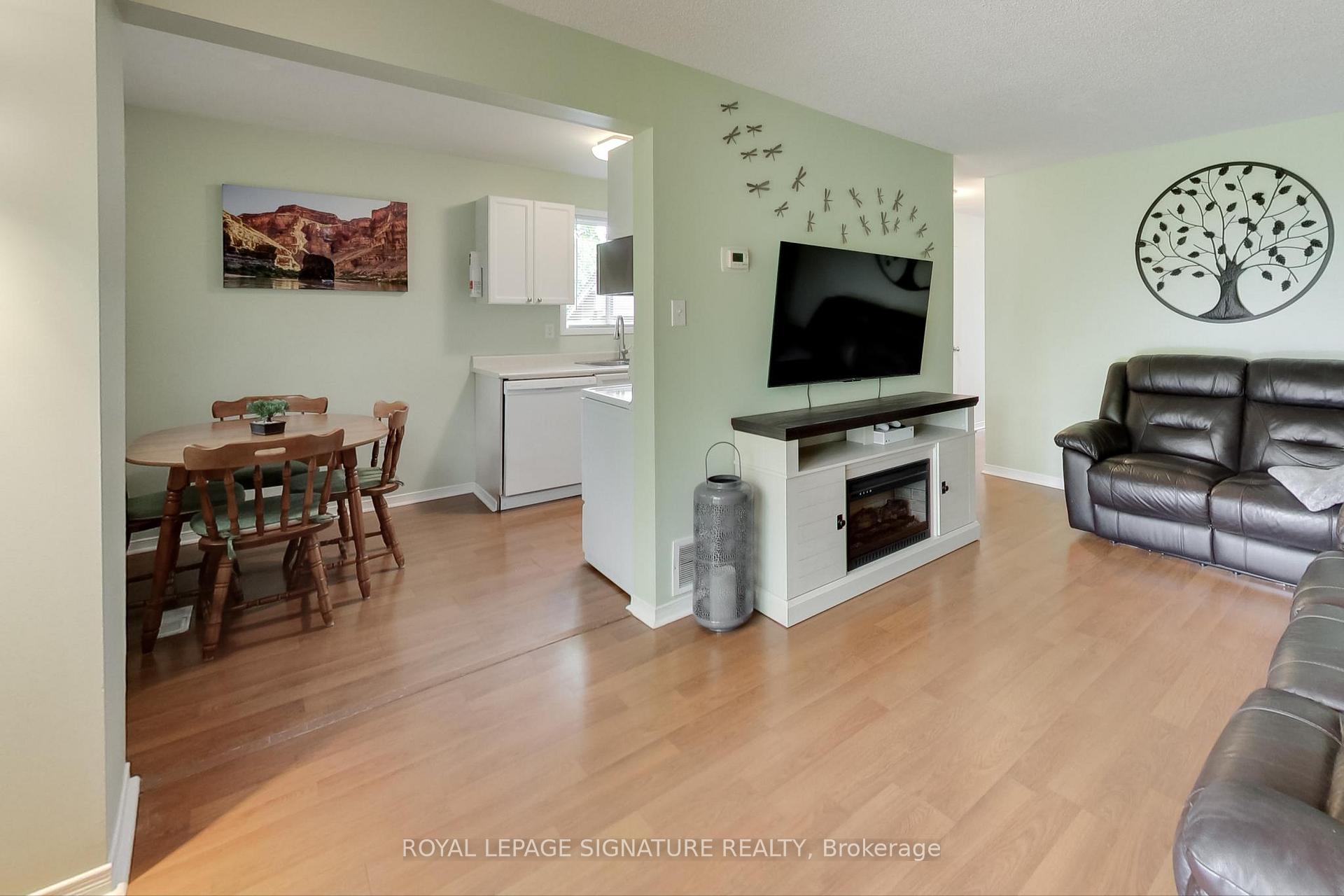 Photo 16 of 18 Palling Lane, Barrie, Grove East — HOMEH
