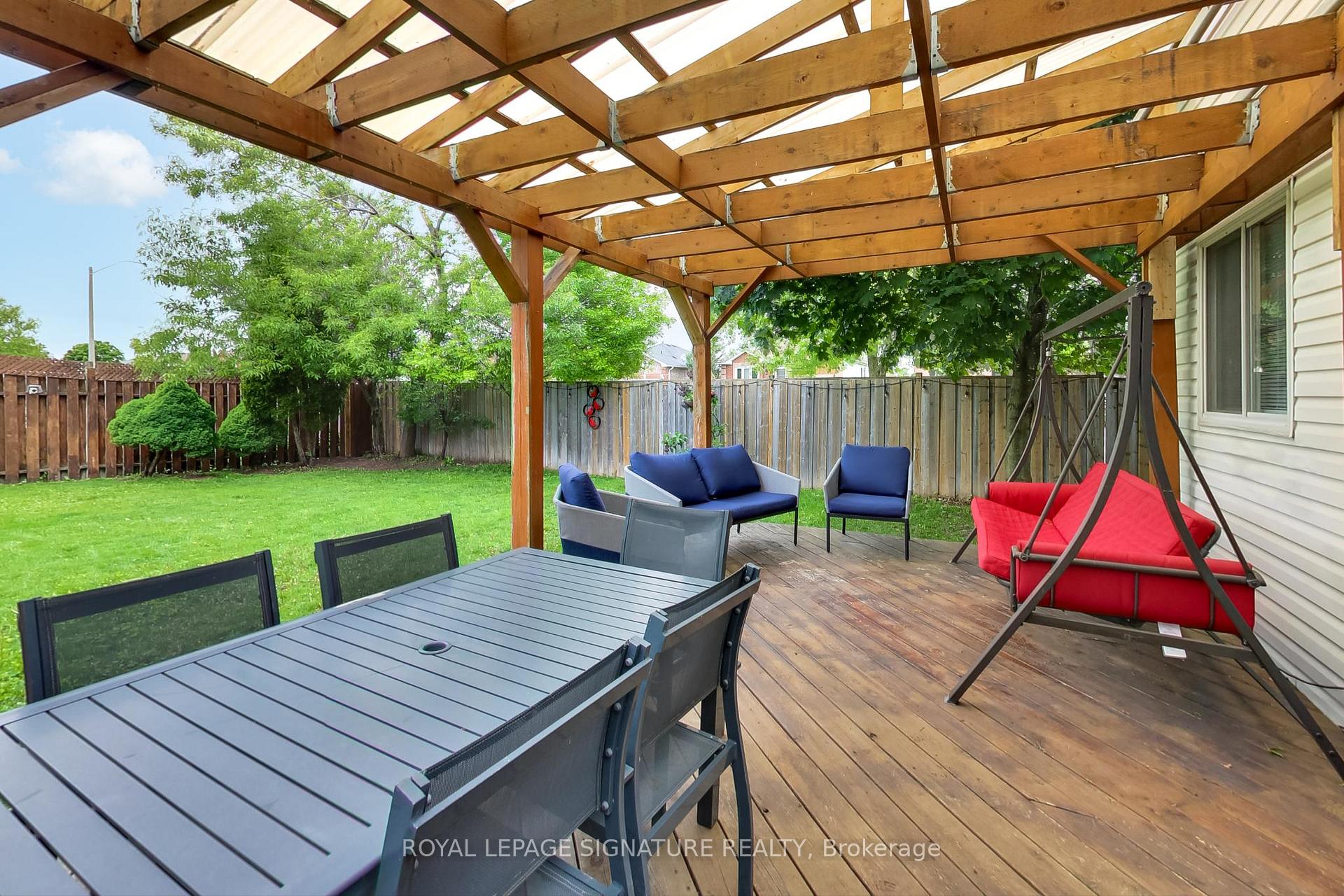 Photo 38 of 18 Palling Lane, Barrie, Grove East — HOMEH