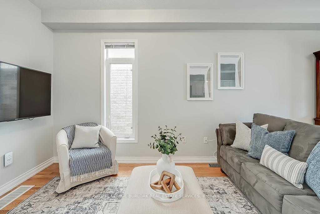 Photo 5 of 31 Tidemore Heights, Hamilton, Lakeshore — HOMEH