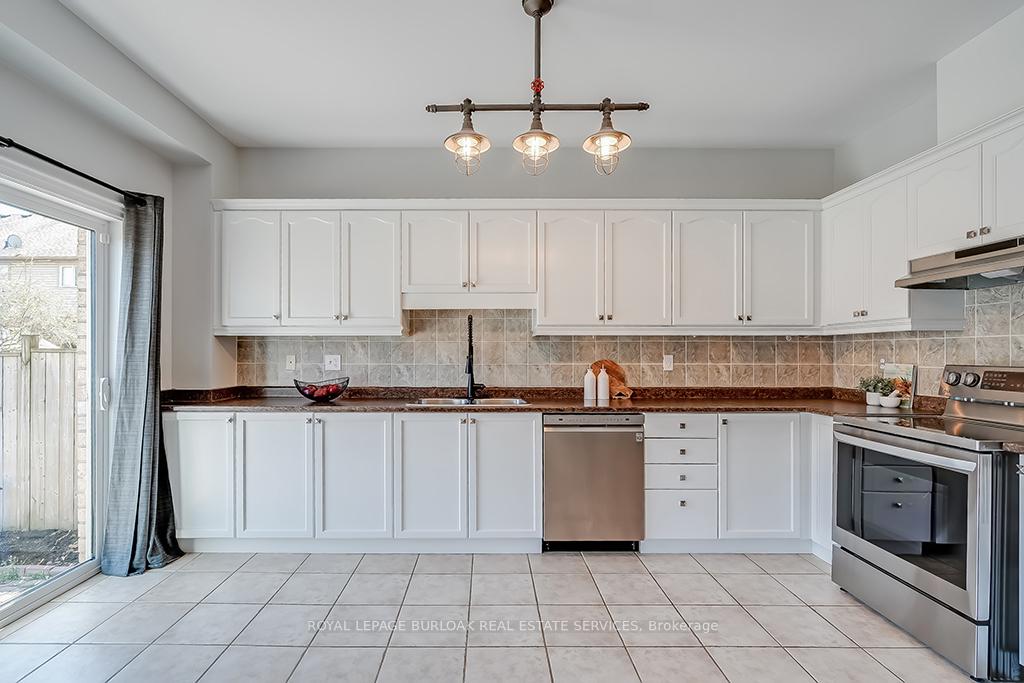 Photo 11 of 31 Tidemore Heights, Hamilton, Lakeshore — HOMEH