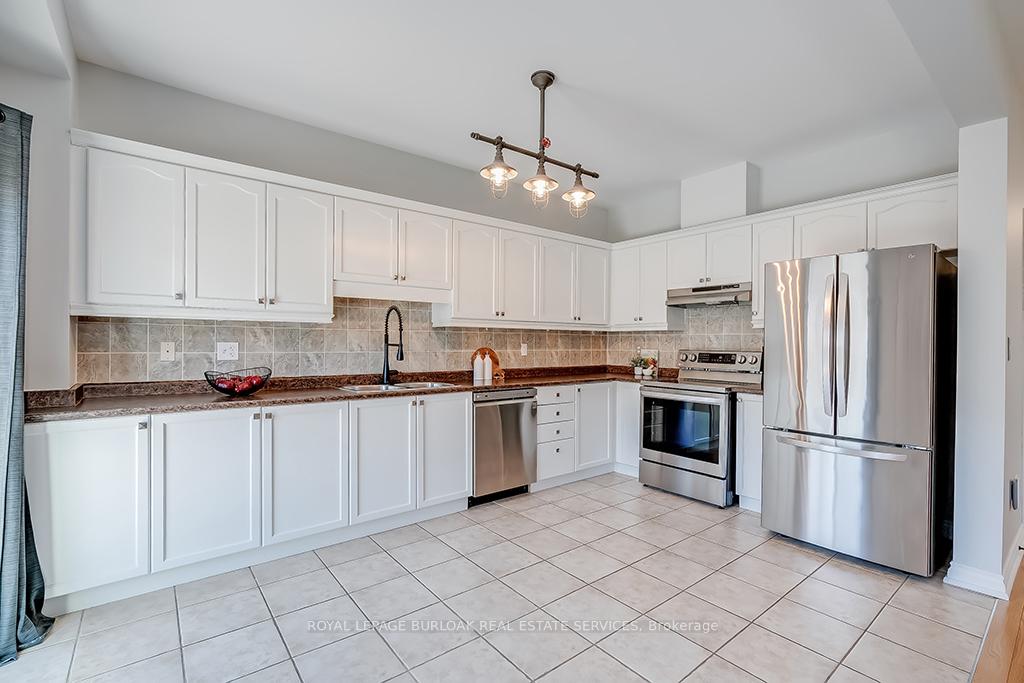 Photo 12 of 31 Tidemore Heights, Hamilton, Lakeshore — HOMEH