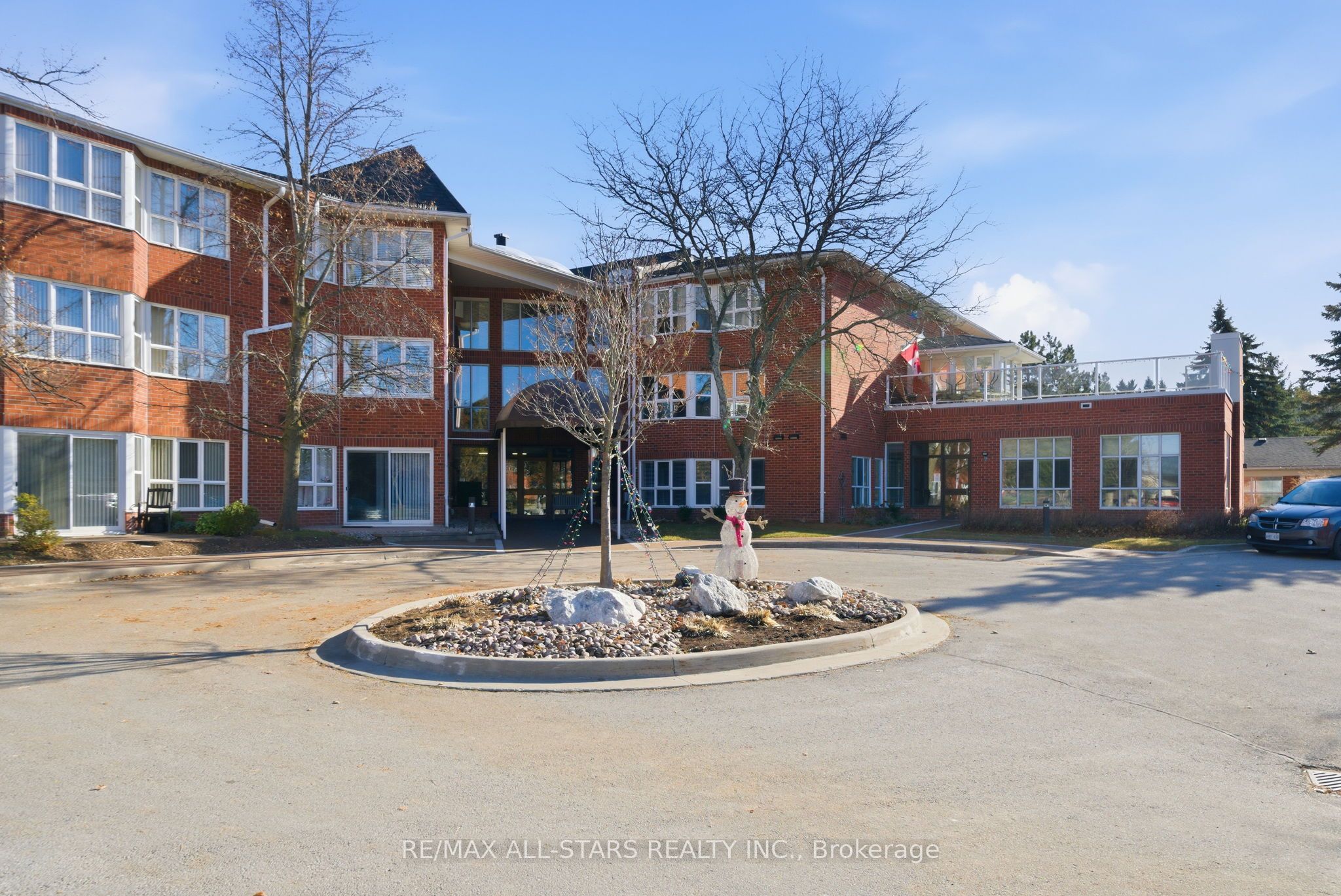 Front of Unit 312, 4 Heritage Way