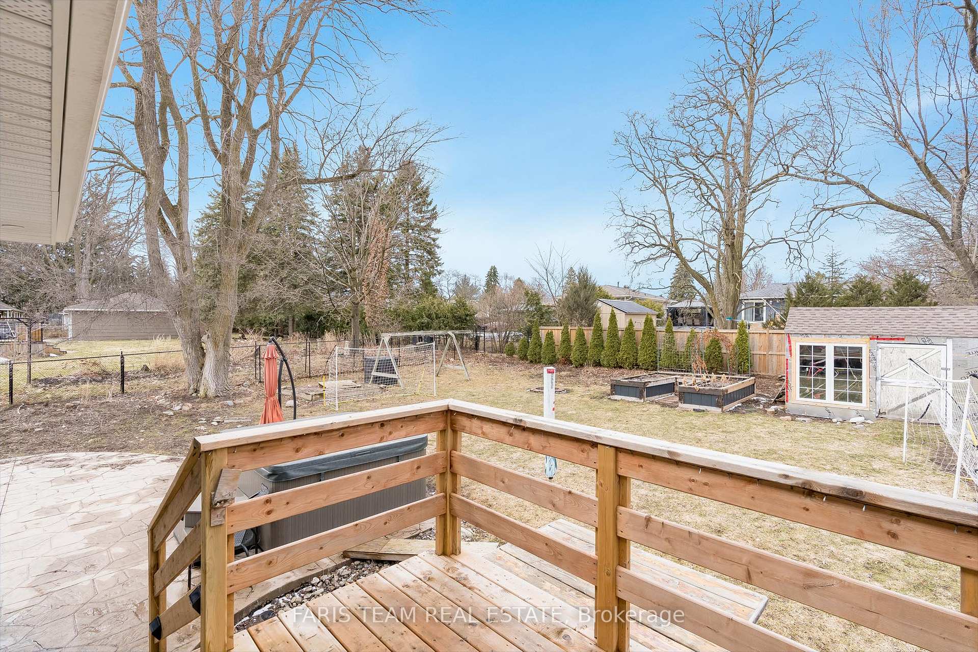 Photo 24 of 210 Spruce Crescent, Barrie, Bayshore — HOMEH