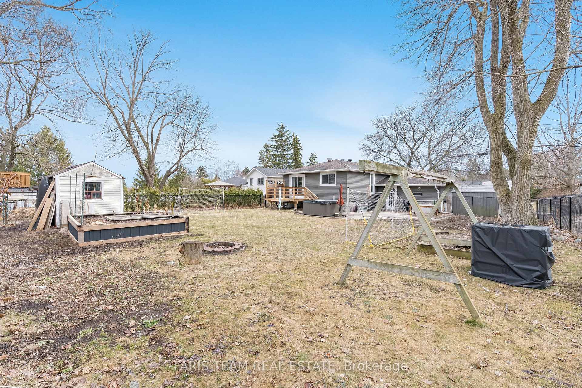 Photo 26 of 210 Spruce Crescent, Barrie, Bayshore — HOMEH