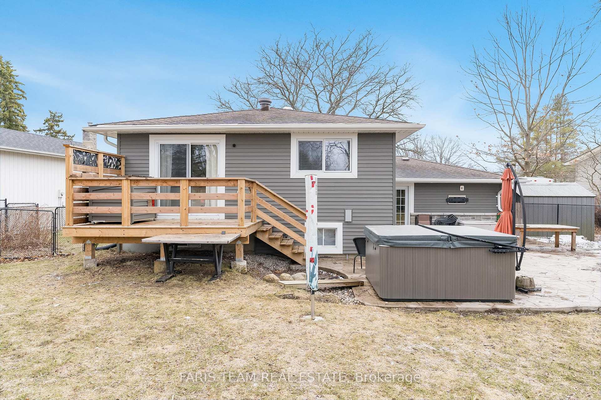 Photo 27 of 210 Spruce Crescent, Barrie, Bayshore — HOMEH