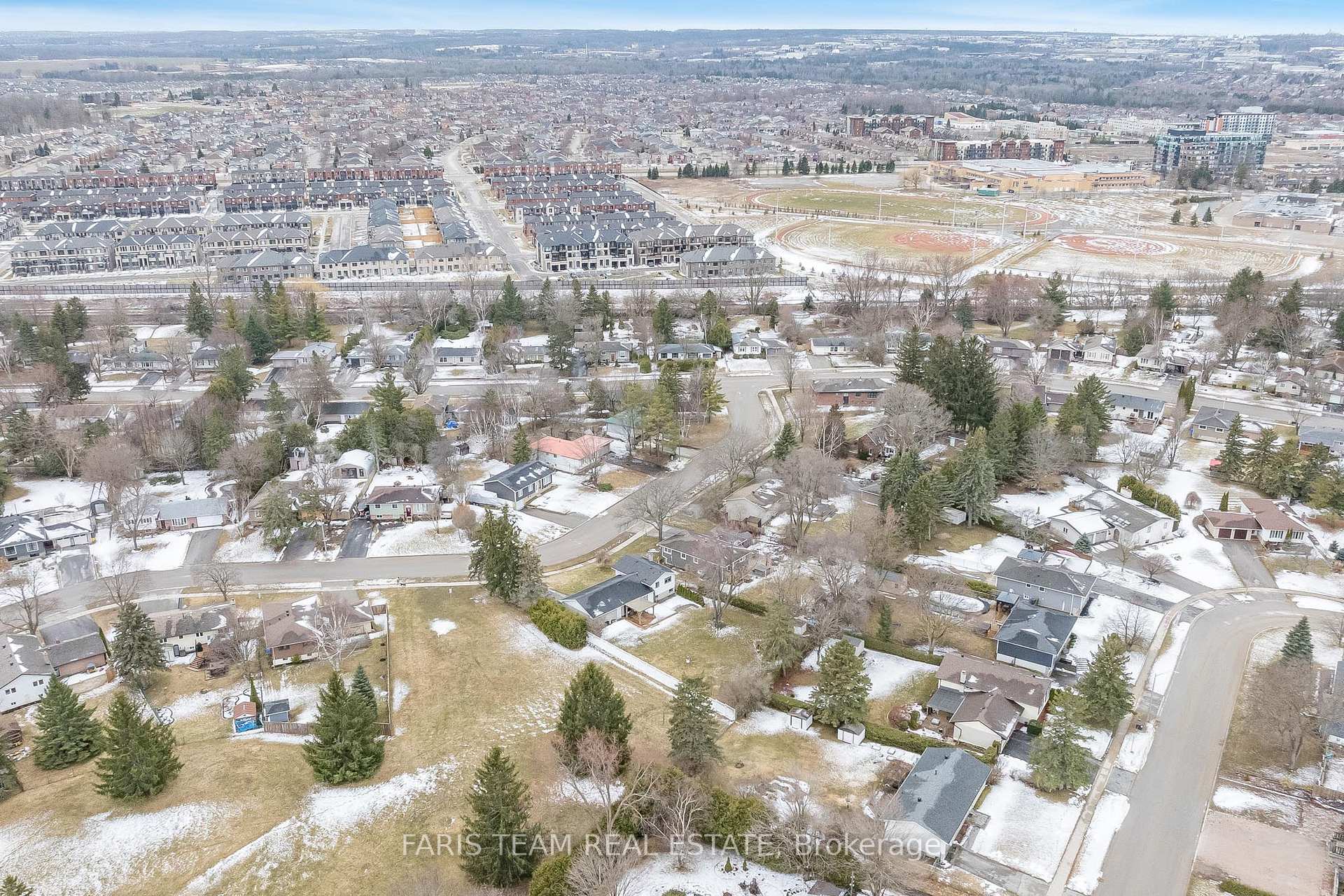 Photo 30 of 210 Spruce Crescent, Barrie, Bayshore — HOMEH