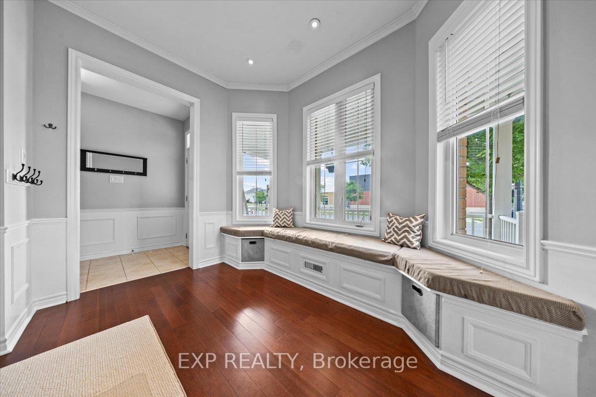 Photo 4 of 585 Dundonald Drive, Ottawa, Barrhaven - Half Moon Bay — HOMEH