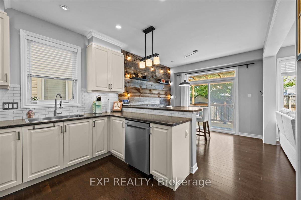 Photo 18 of 585 Dundonald Drive, Ottawa, Barrhaven - Half Moon Bay — HOMEH