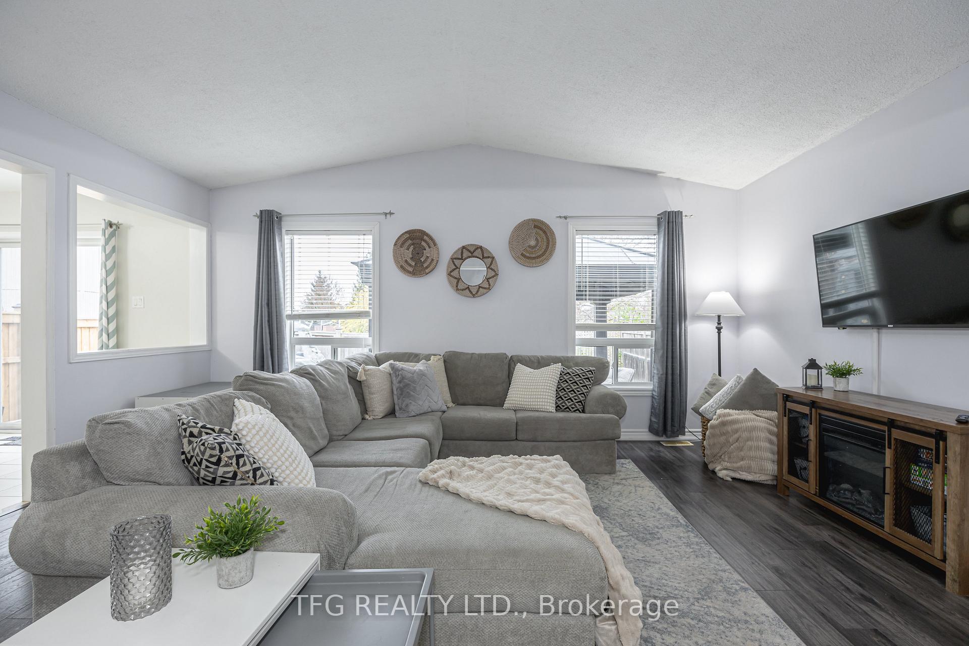 Photo 10 of 171 Brookhouse Drive, Clarington, Newcastle — HOMEH