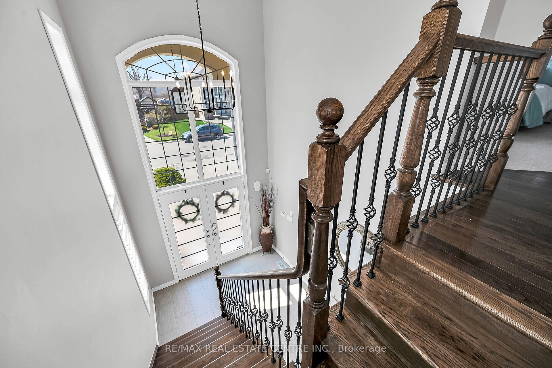 Photo 5 of 97 Chartwell Circle, Hamilton, Jerome — HOMEH