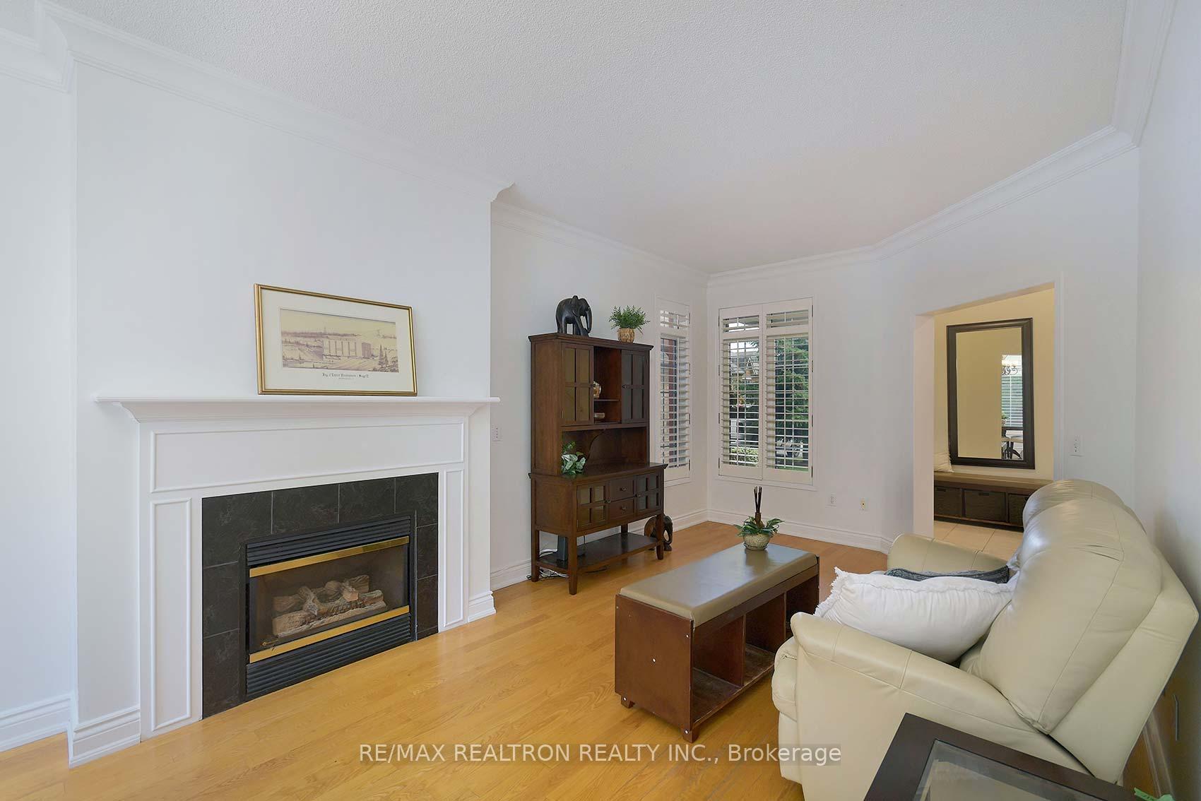 Photo 8 of 86 Ballymore Drive, Aurora, Bayview Wellington — HOMEH