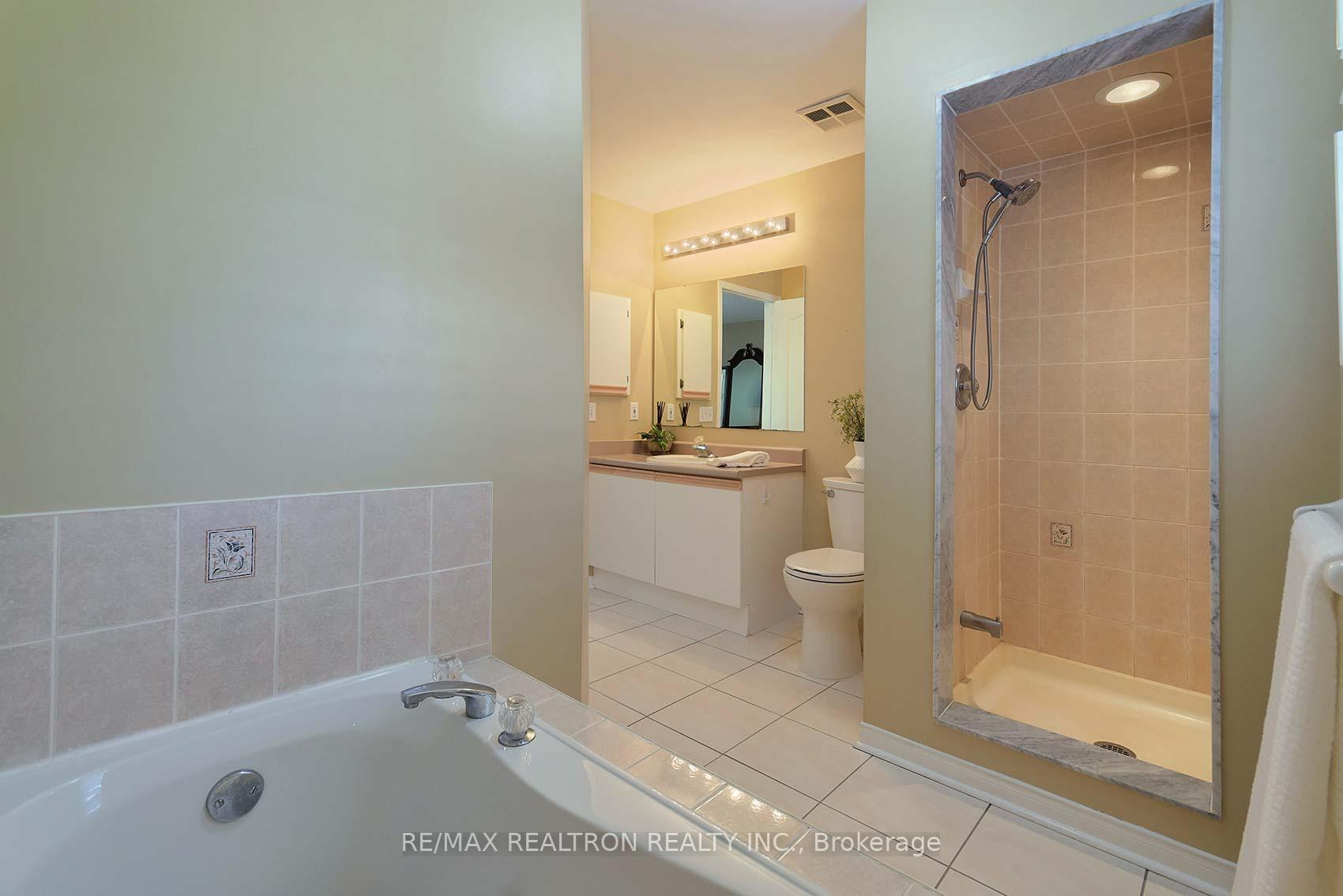 Photo 24 of 86 Ballymore Drive, Aurora, Bayview Wellington — HOMEH