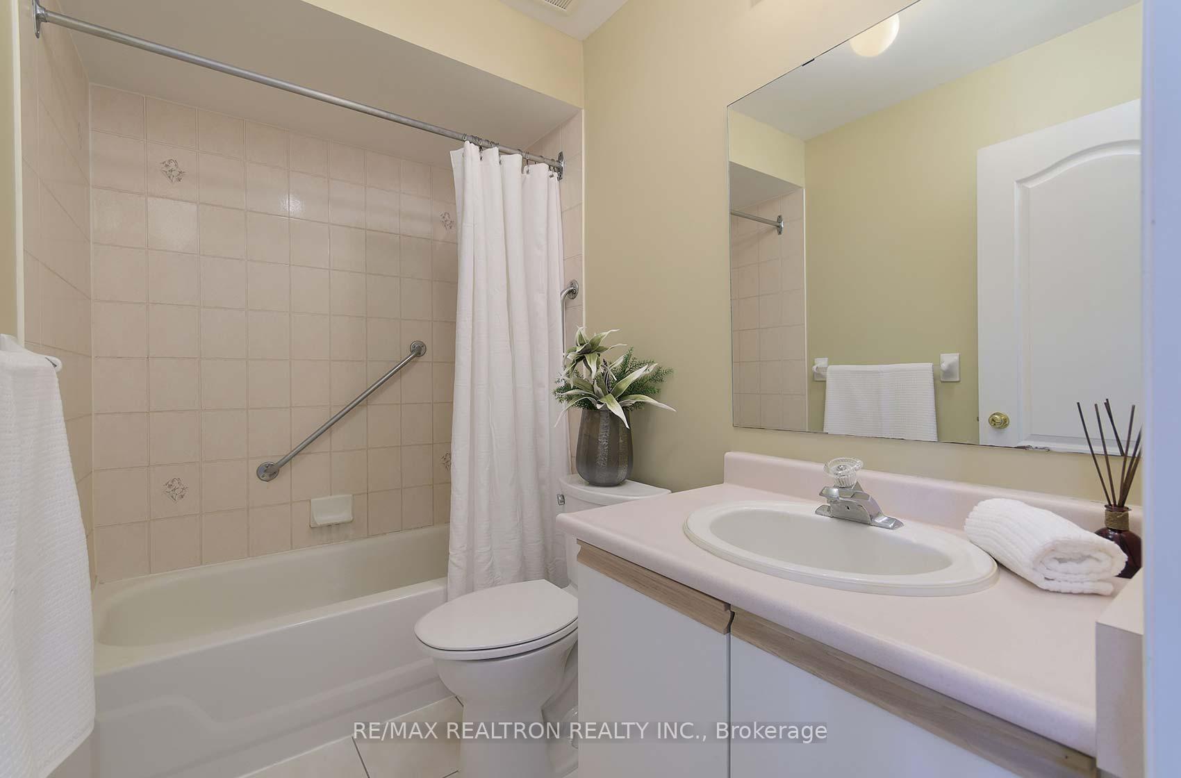 Photo 27 of 86 Ballymore Drive, Aurora, Bayview Wellington — HOMEH
