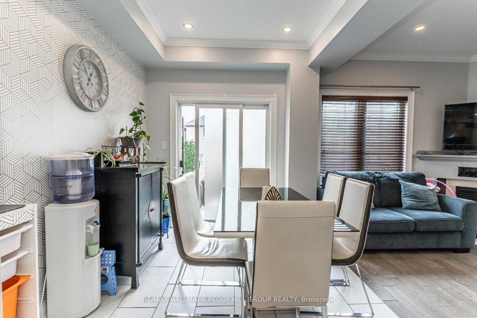 Photo 5 of 104 Stanley Street, Barrie, East Bayfield — HOMEH