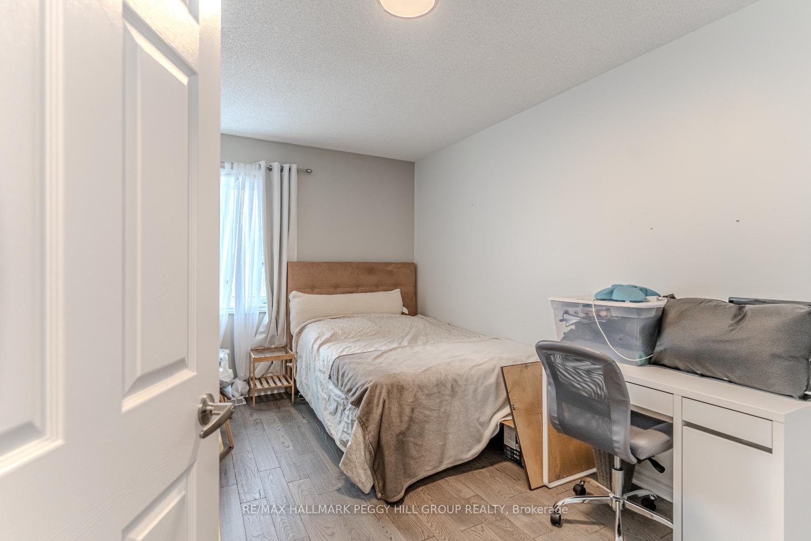 Photo 9 of 104 Stanley Street, Barrie, East Bayfield — HOMEH