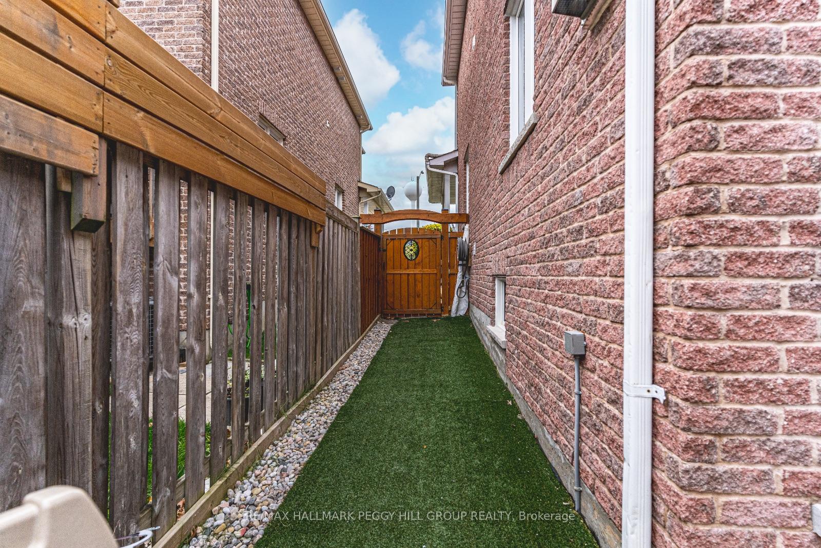 Photo 18 of 104 Stanley Street, Barrie, East Bayfield — HOMEH