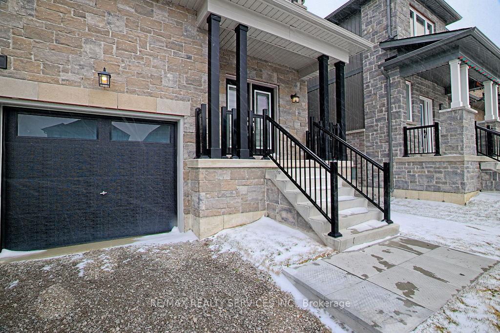Photo 5 of 38 Barnyard Trail, Barrie, Rural Barrie Southeast — HOMEH
