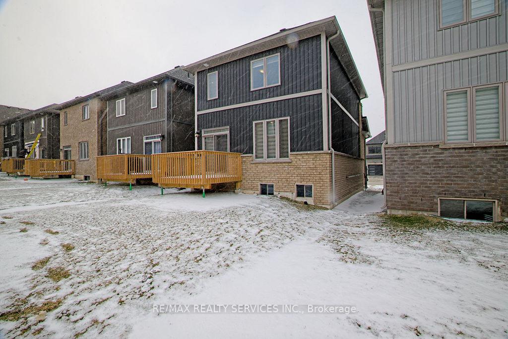 Photo 31 of 38 Barnyard Trail, Barrie, Rural Barrie Southeast — HOMEH