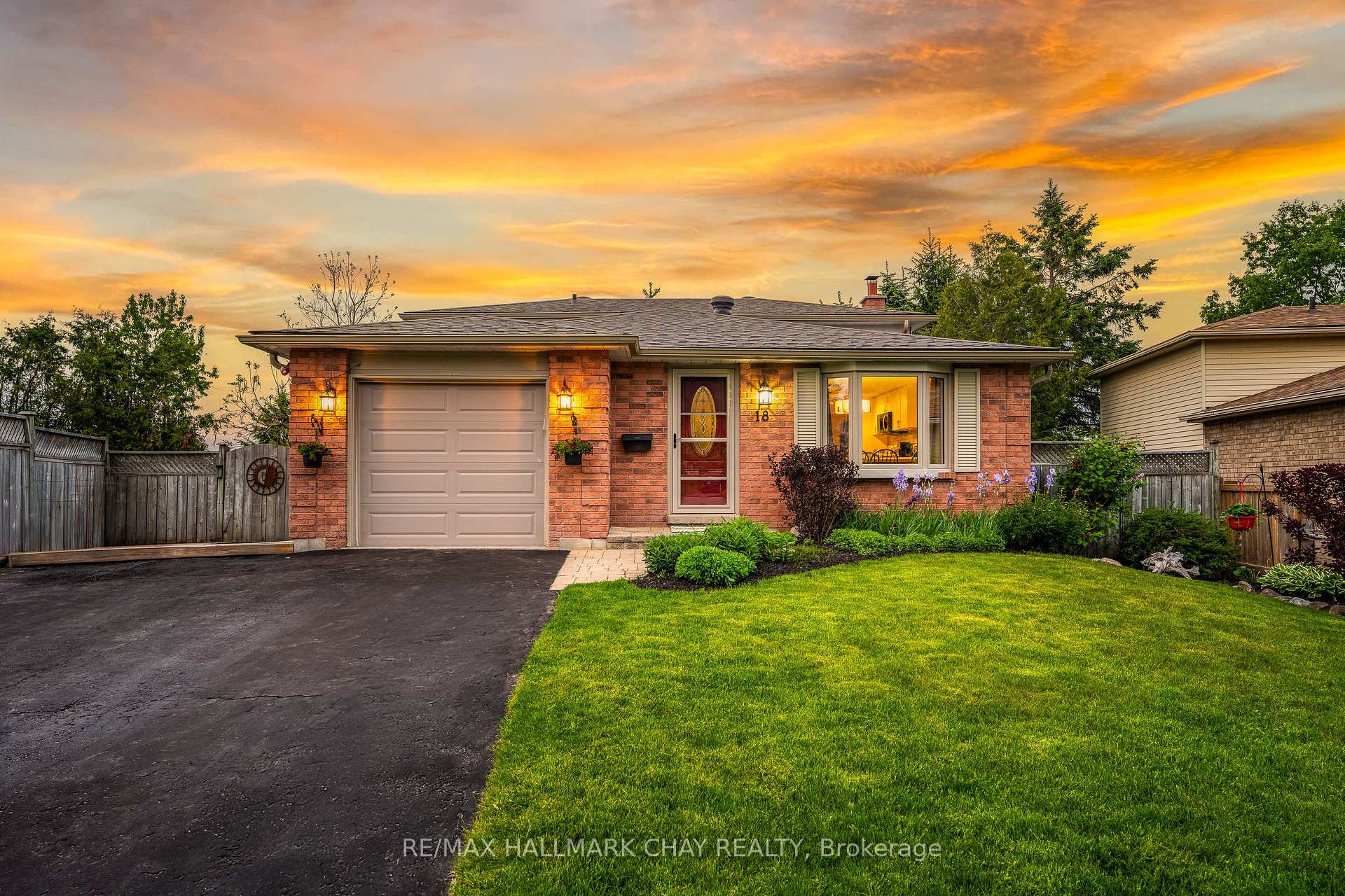 Photo 1 of 18 Riverwood Court, Barrie, Sunnidale — HOMEH