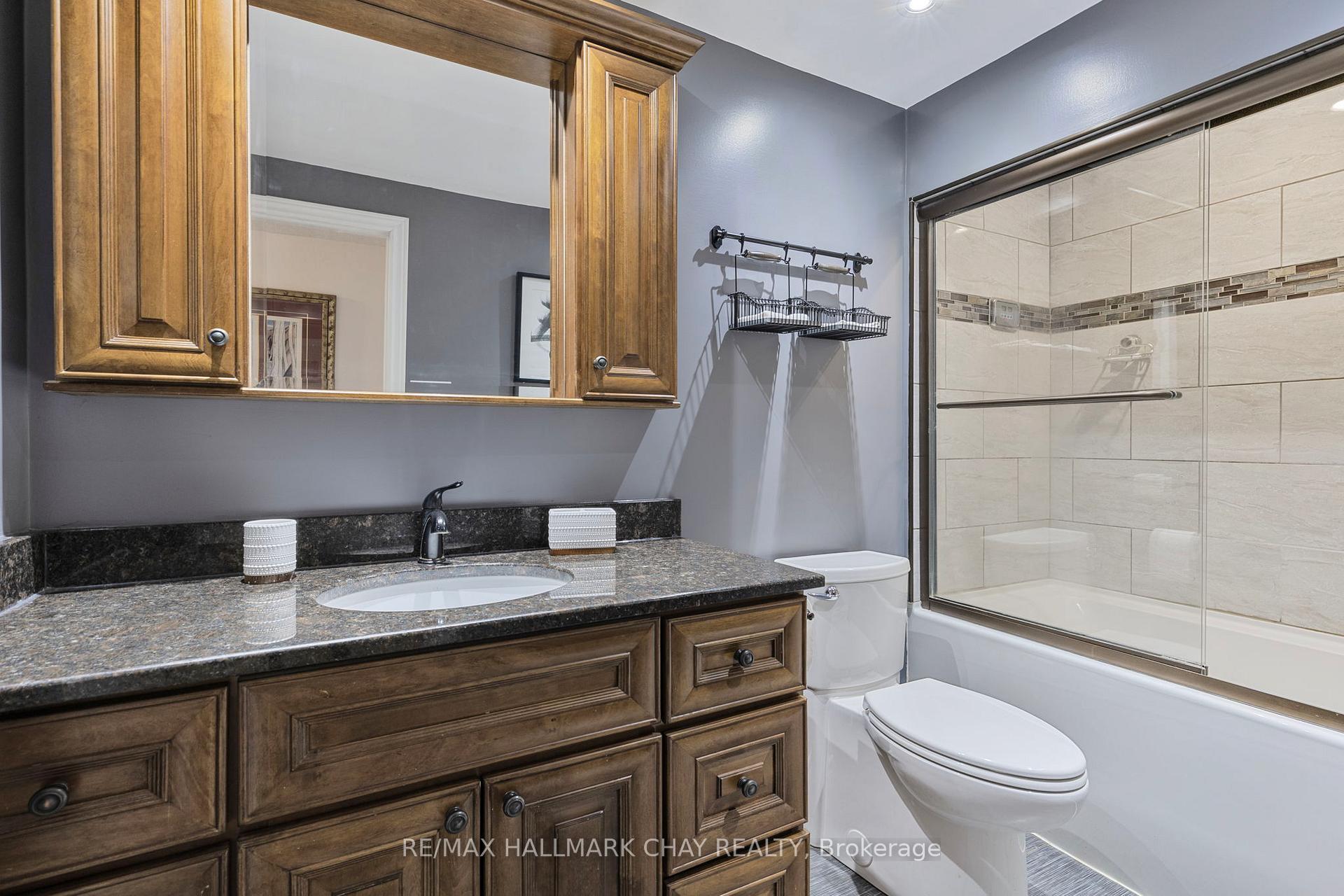 Photo 11 of 18 Riverwood Court, Barrie, Sunnidale — HOMEH