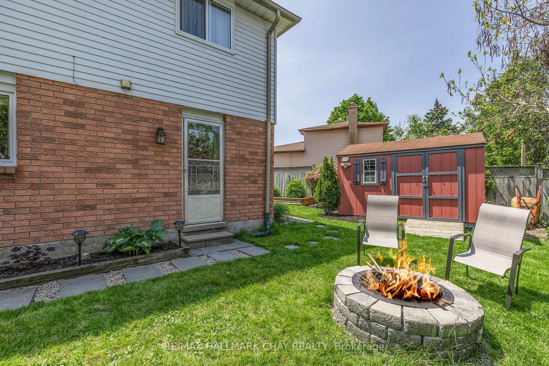 Photo 21 of 18 Riverwood Court, Barrie, Sunnidale — HOMEH