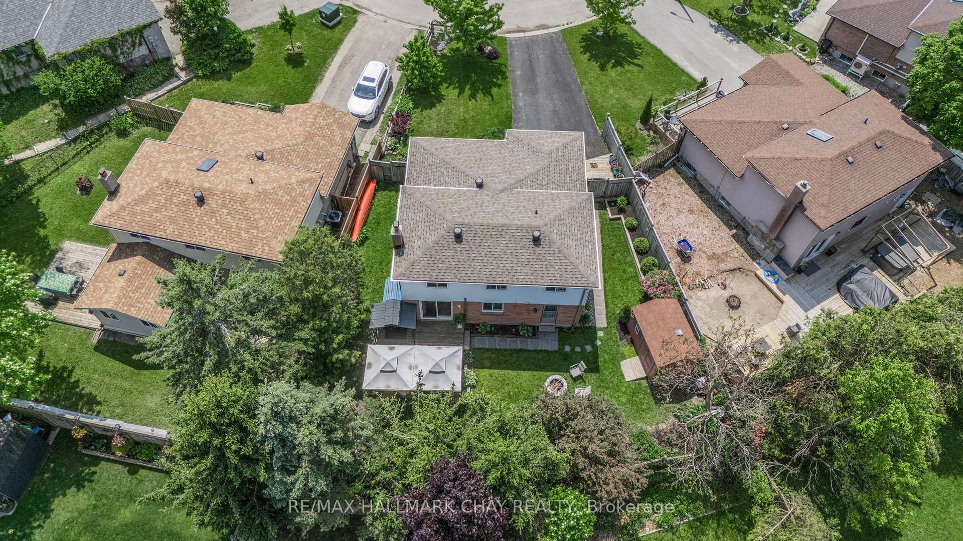 Photo 24 of 18 Riverwood Court, Barrie, Sunnidale — HOMEH