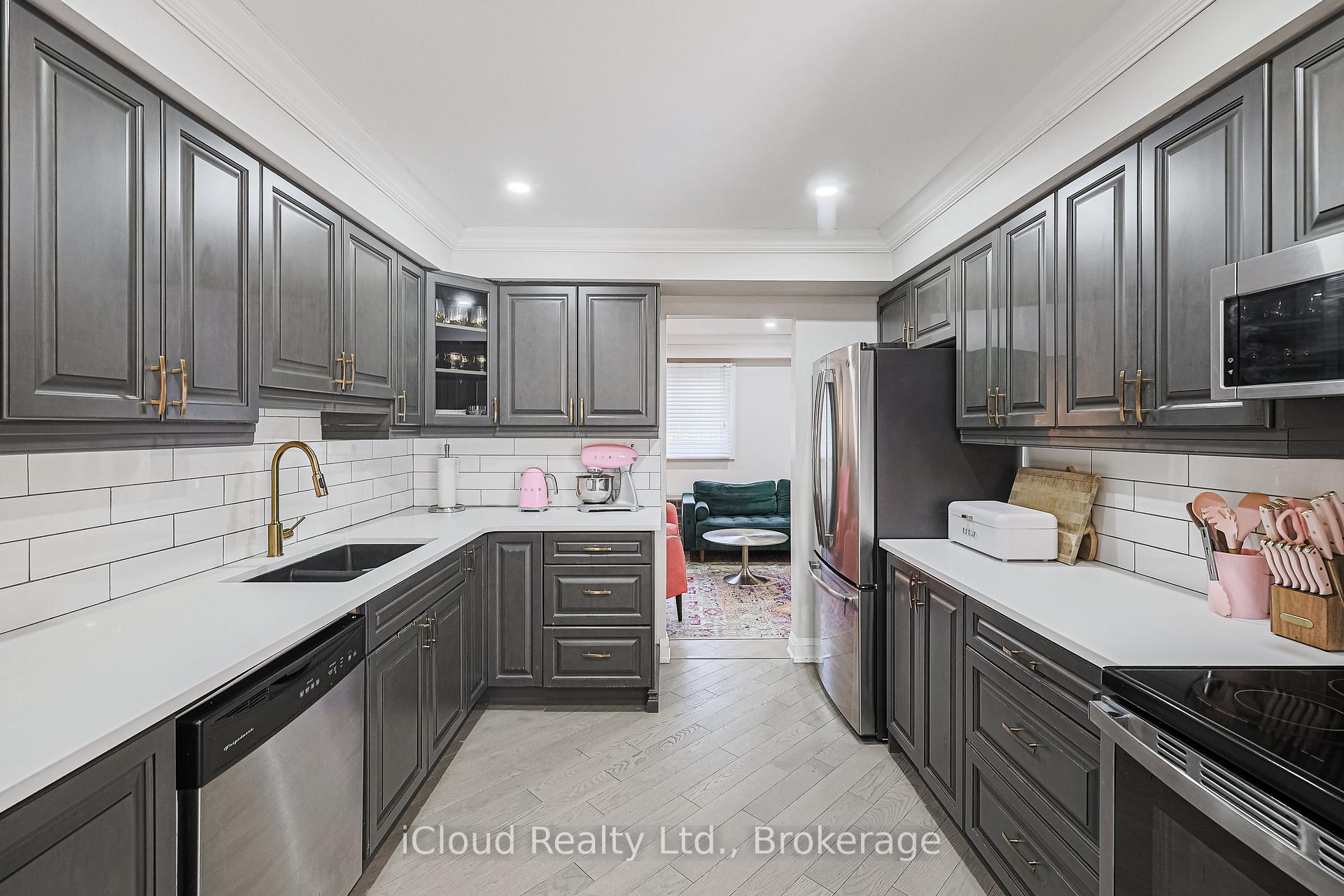 Photo 11 of 49 Tams Drive, Ajax, Central East — HOMEH