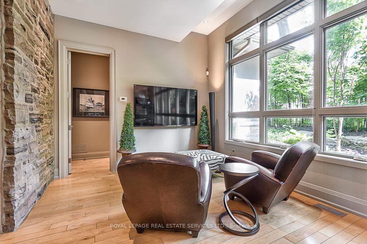 Photo 18 of 177 Lovers Lane, Hamilton, Ancaster — HOMEH