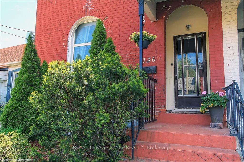 Photo 2 of 136 Dundurn Street N, Hamilton, Strathcona — HOMEH