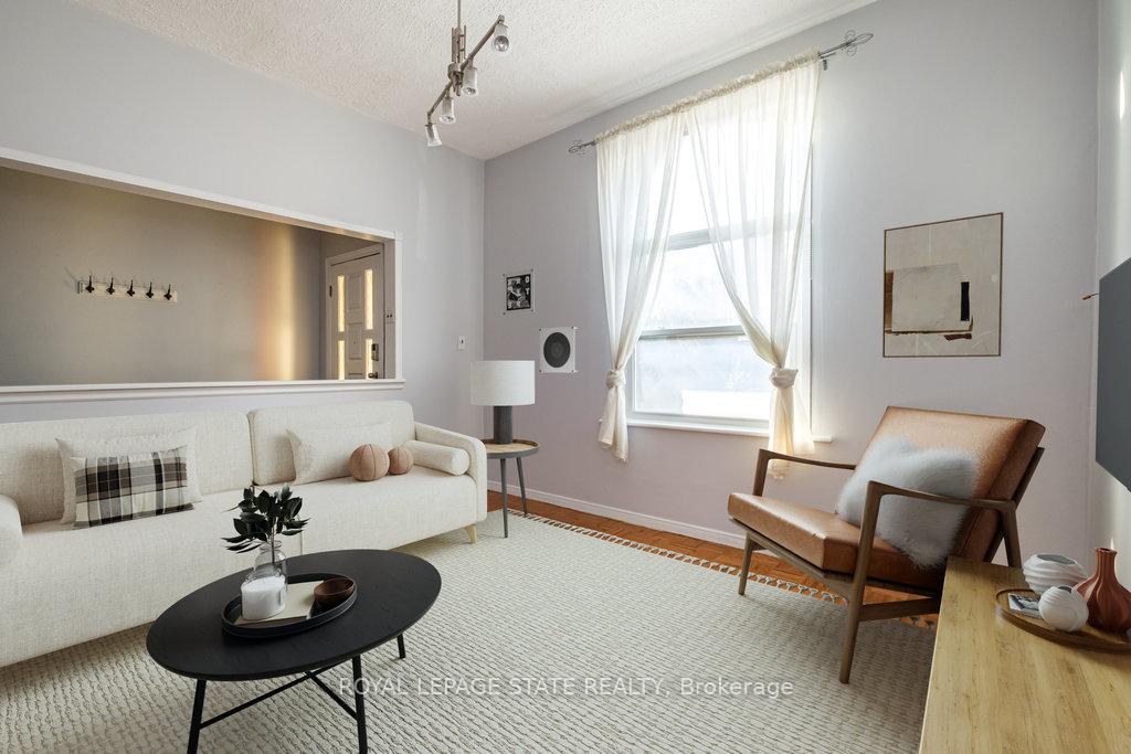 Photo 4 of 136 Dundurn Street N, Hamilton, Strathcona — HOMEH