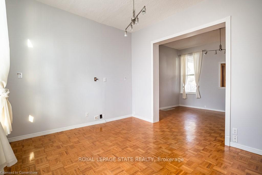 Photo 6 of 136 Dundurn Street N, Hamilton, Strathcona — HOMEH