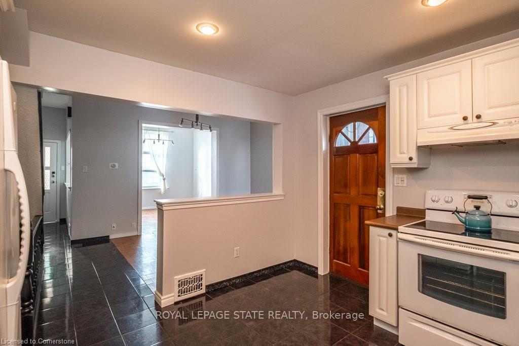 Photo 12 of 136 Dundurn Street N, Hamilton, Strathcona — HOMEH