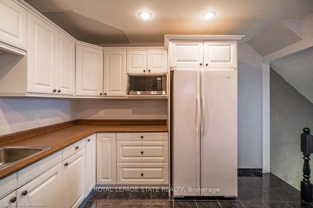 Photo 14 of 136 Dundurn Street N, Hamilton, Strathcona — HOMEH