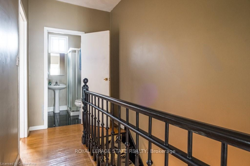 Photo 16 of 136 Dundurn Street N, Hamilton, Strathcona — HOMEH