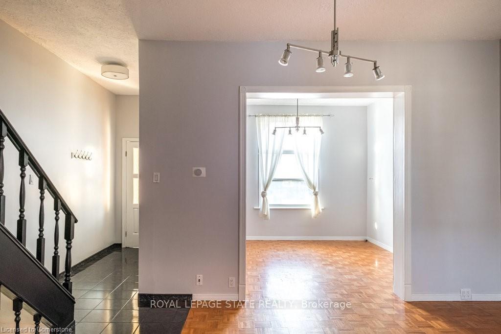 Photo 28 of 136 Dundurn Street N, Hamilton, Strathcona — HOMEH