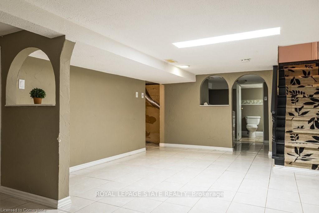 Photo 32 of 136 Dundurn Street N, Hamilton, Strathcona — HOMEH