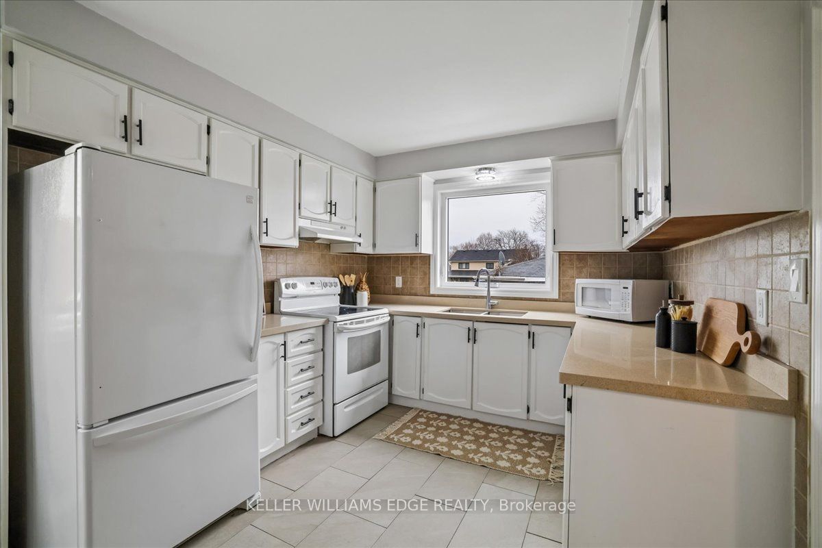Photo 58 of 2208 Melissa Crescent, Burlington, Brant Hills — HOMEH