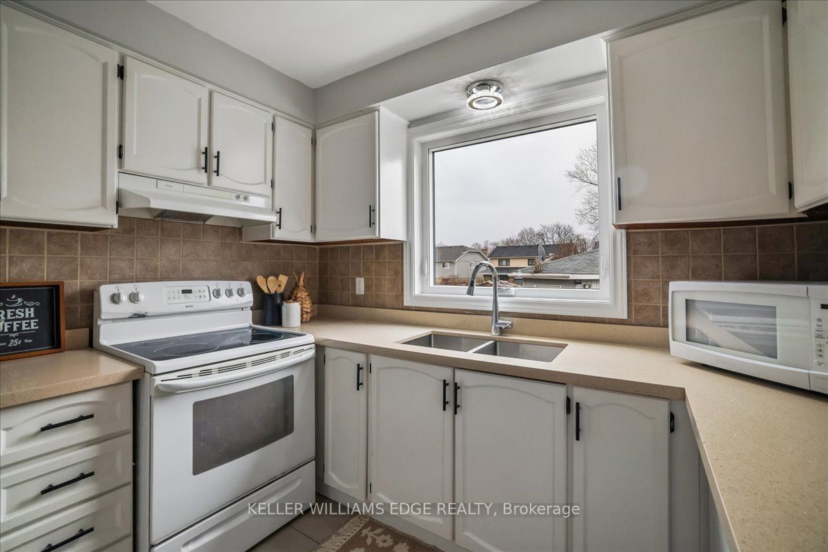 Photo 60 of 2208 Melissa Crescent, Burlington, Brant Hills — HOMEH