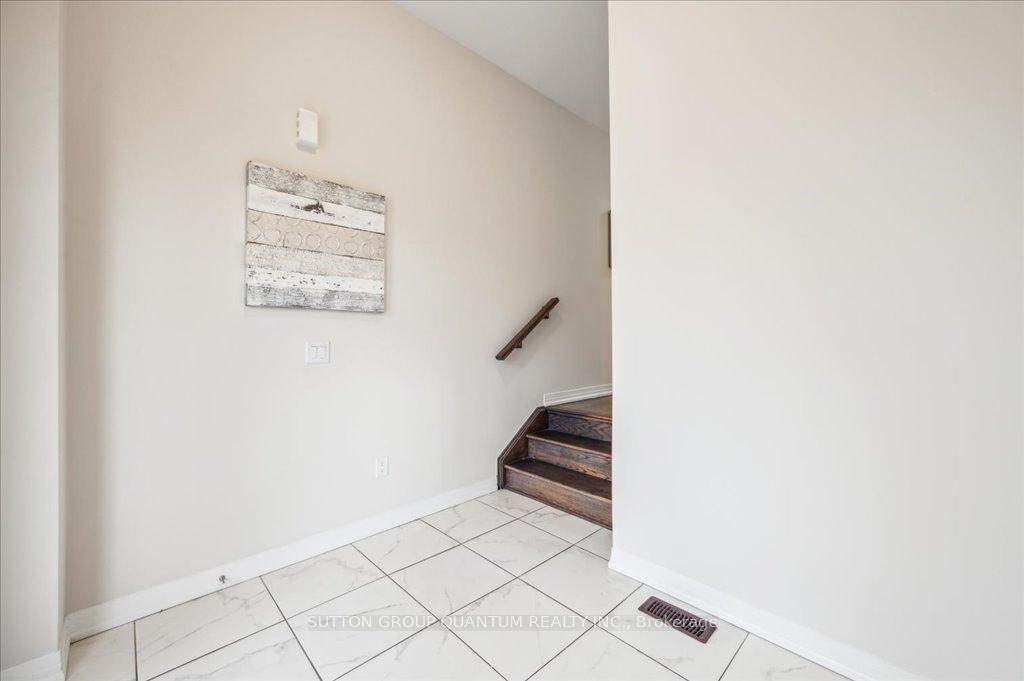 Photo 4 of 73 Yale Drive, Hamilton, Mount Hope — HOMEH