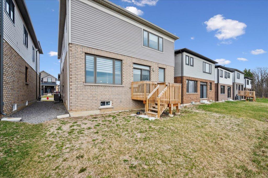Photo 35 of 73 Yale Drive, Hamilton, Mount Hope — HOMEH
