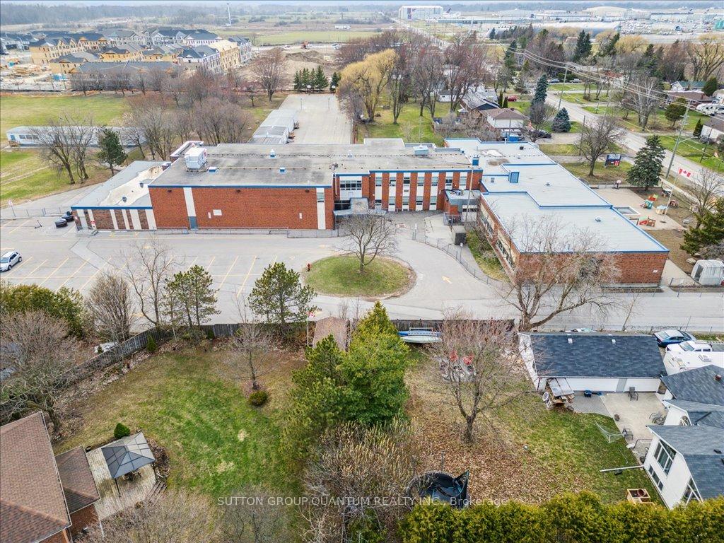 Photo 44 of 73 Yale Drive, Hamilton, Mount Hope — HOMEH
