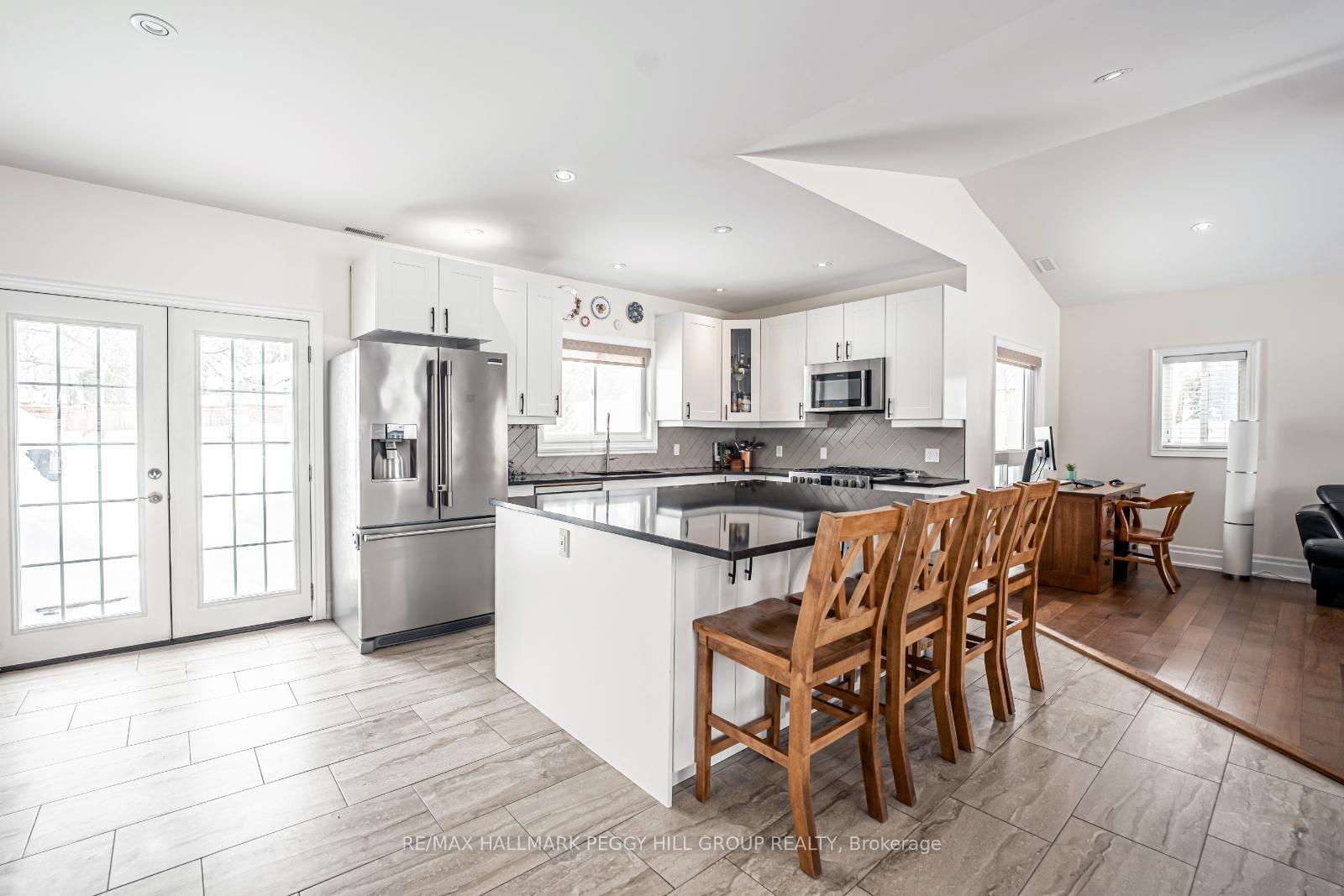 Photo 4 of 219 Cox Mill Road, Barrie, Painswick North — HOMEH