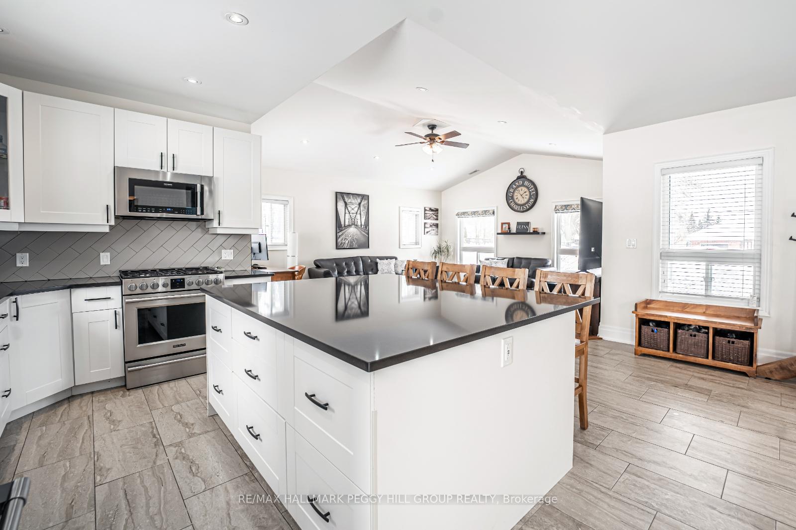 Photo 6 of 219 Cox Mill Road, Barrie, Painswick North — HOMEH