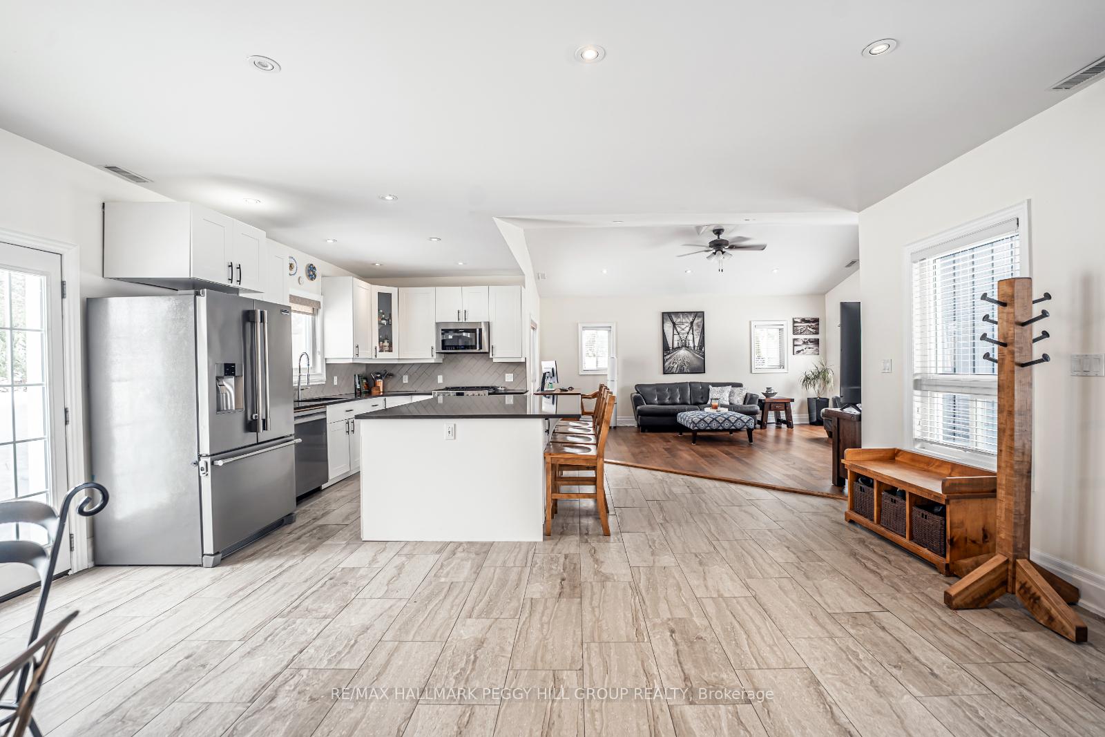 Photo 8 of 219 Cox Mill Road, Barrie, Painswick North — HOMEH