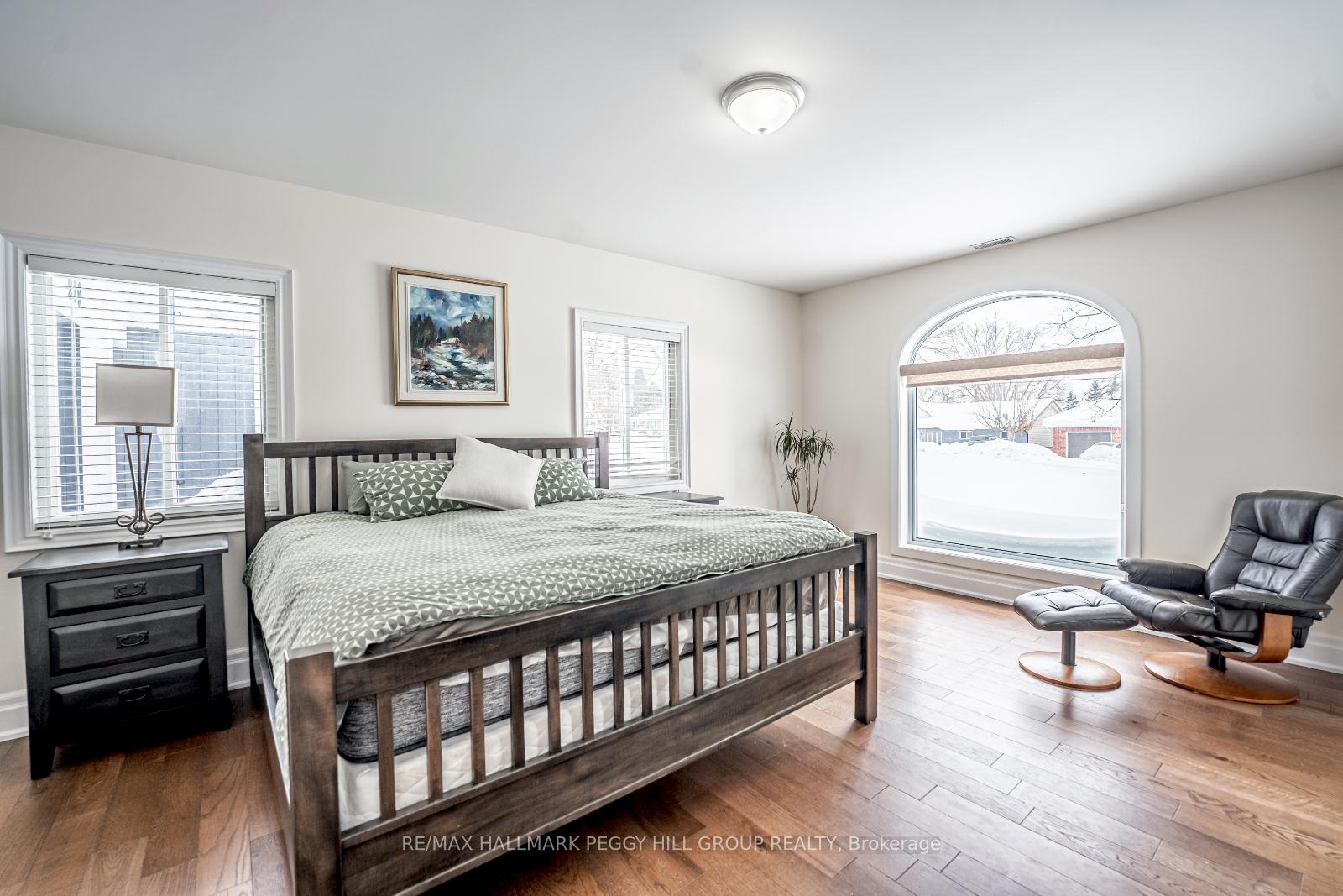 Photo 10 of 219 Cox Mill Road, Barrie, Painswick North — HOMEH