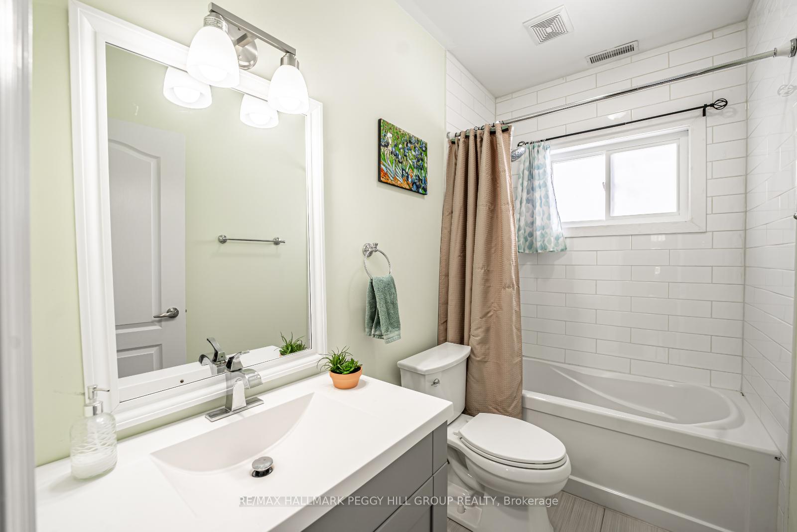 Photo 16 of 219 Cox Mill Road, Barrie, Painswick North — HOMEH