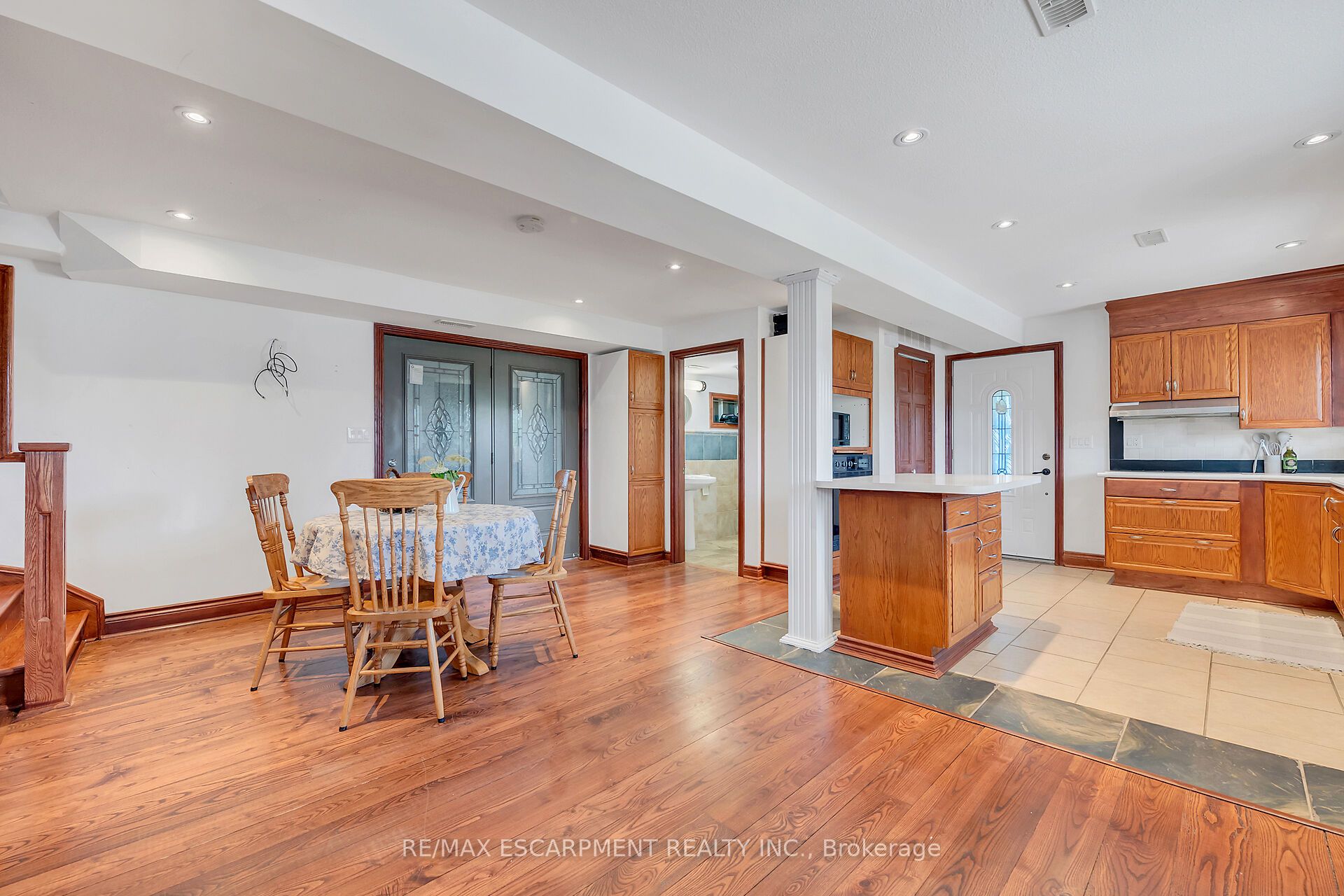 Photo 79 of 617 Eighth Road E, Hamilton, Rural Stoney Creek — HOMEH